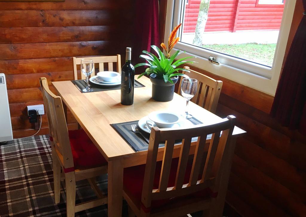 Pucks Glen Lodges, Rashfield, By ダヌーン エクステリア 写真